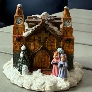 Winsor collection Holiday Church Figurine with Carolers